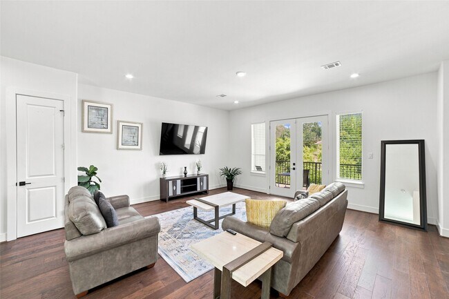 Building Photo - 2618 McIlhenny St