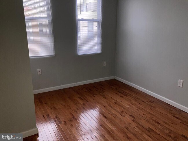 Building Photo - 5207 Hazel Ave