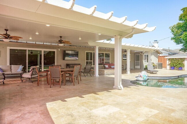 Building Photo - Entertainer's Dream in Willow Glen! 4 Bedroom 3 Bath Fully Upgraded Home with Stunning Backyard