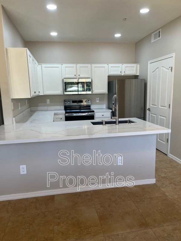 Building Photo - 6920 E 4th St