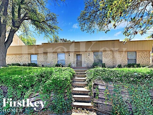 Primary Photo - 7701 Skylake Dr