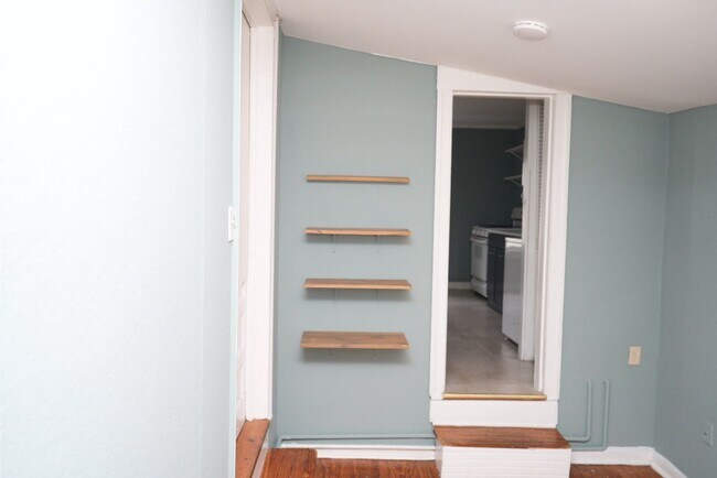 Building Photo - 720 Nalle St