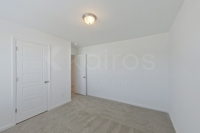 Building Photo - 101 Silver Maple Ln