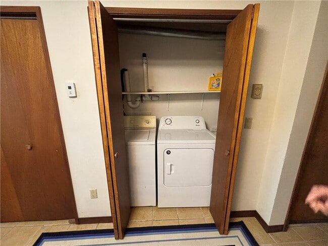 Building Photo - 278 Charlestown Beach Rd