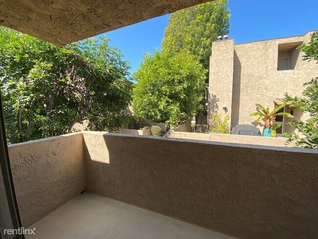 Building Photo - 1425 E Orange Grove Blvd
