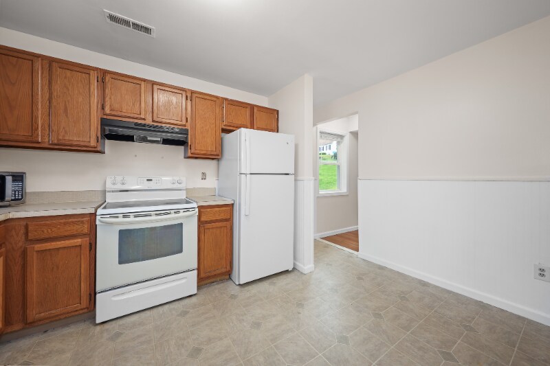 Building Photo - 146 Macarthur Dr
