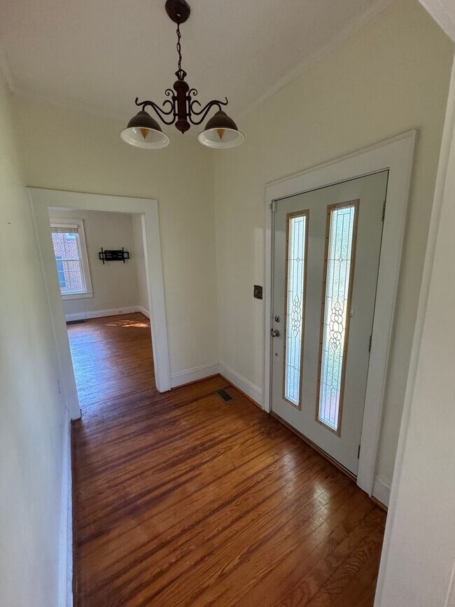 Building Photo - 207 Edgemont Ave