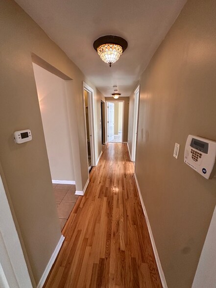 Building Photo - 7223 S Euclid Ave