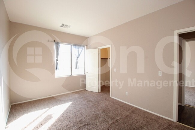 Building Photo - 11434 E Cliffrose Ln