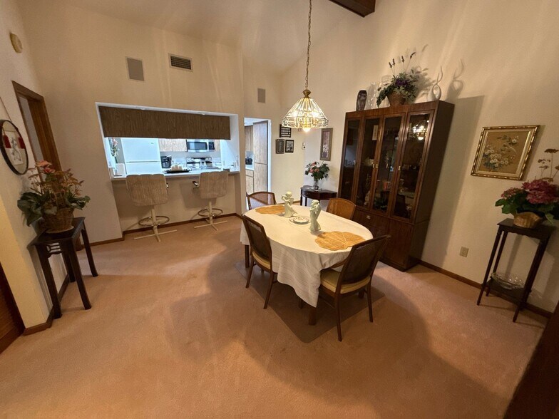 Building Photo - 117 Golfview Dr