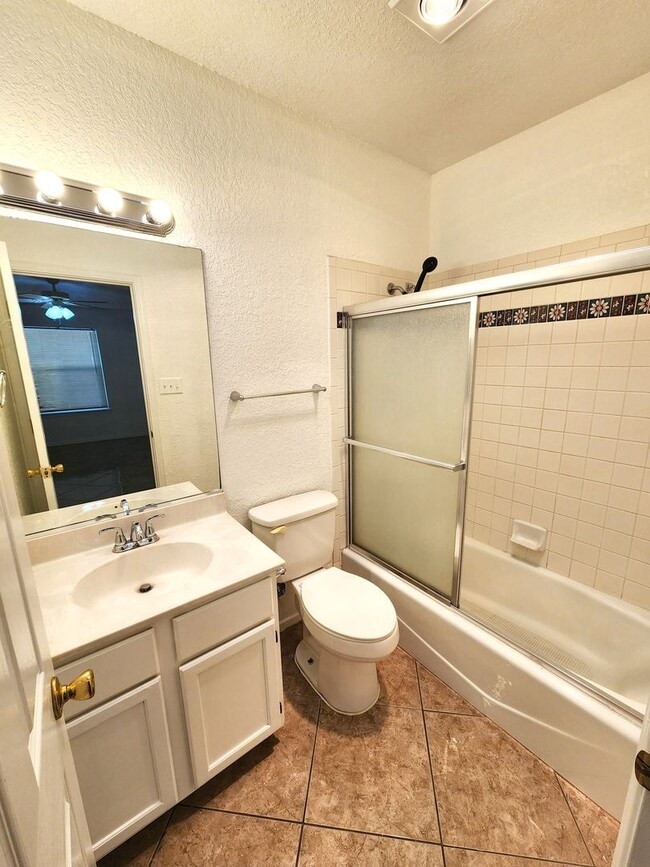 Building Photo - 2082 Pinecone Way