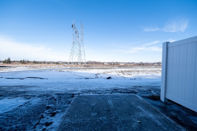 Building Photo - 2255 Tyrone Dr