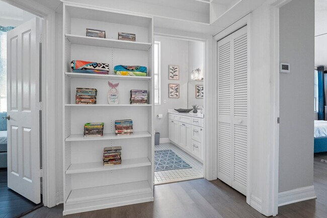 Building Photo - 13 Cleveland Ct