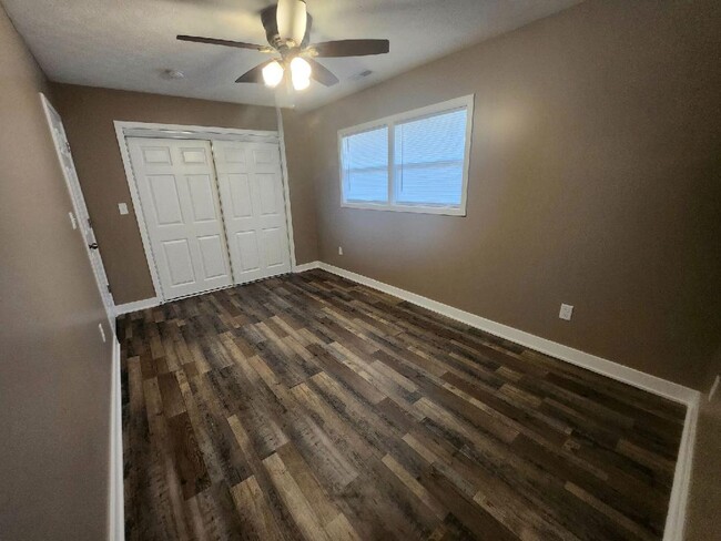 Master bedroom - 8341 Meadowlark Dr