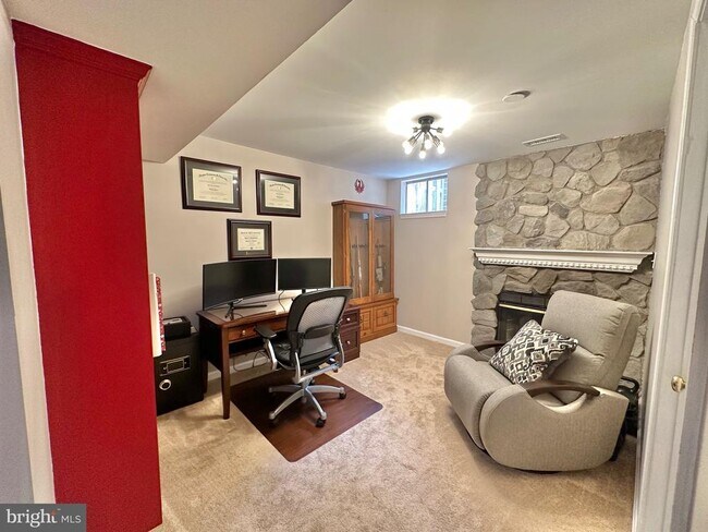 Building Photo - 103 Staunton Ct