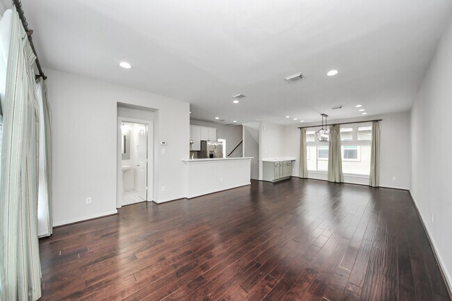 Building Photo - 5319 Avenue J