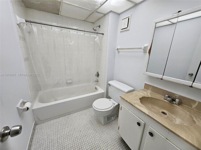 Building Photo - 7820 S Colony Cir