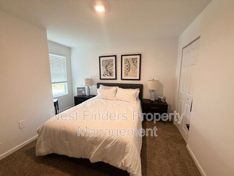 Building Photo - 12743 Barrack Ln