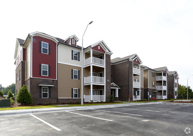 Primary Photo - Glen Lake Apartments