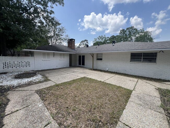 Building Photo - 10444 Browning Dr