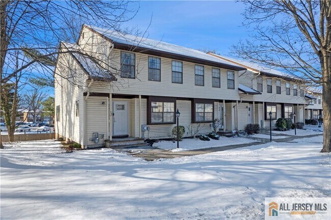 Primary Photo - 39 Main St