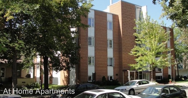 Building Photo - 3116 Girard Ave S
