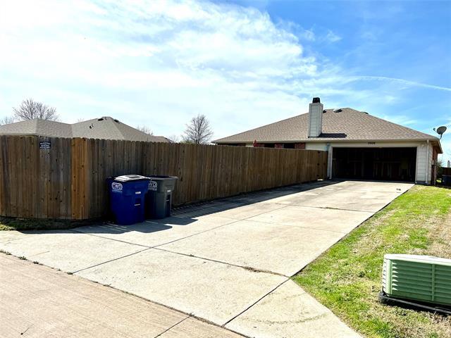 Building Photo - 2906 Lake Vista Dr