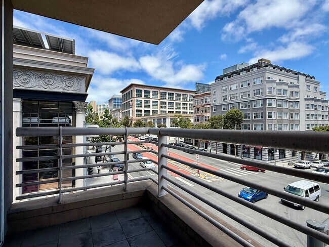 Building Photo - Beautiful 2 bedroom, 2 bath condo for rent...