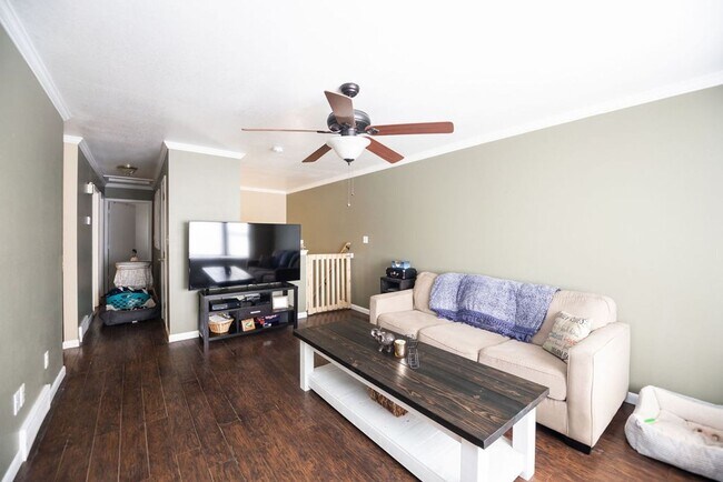 Building Photo - 117 43rd Ave Ct