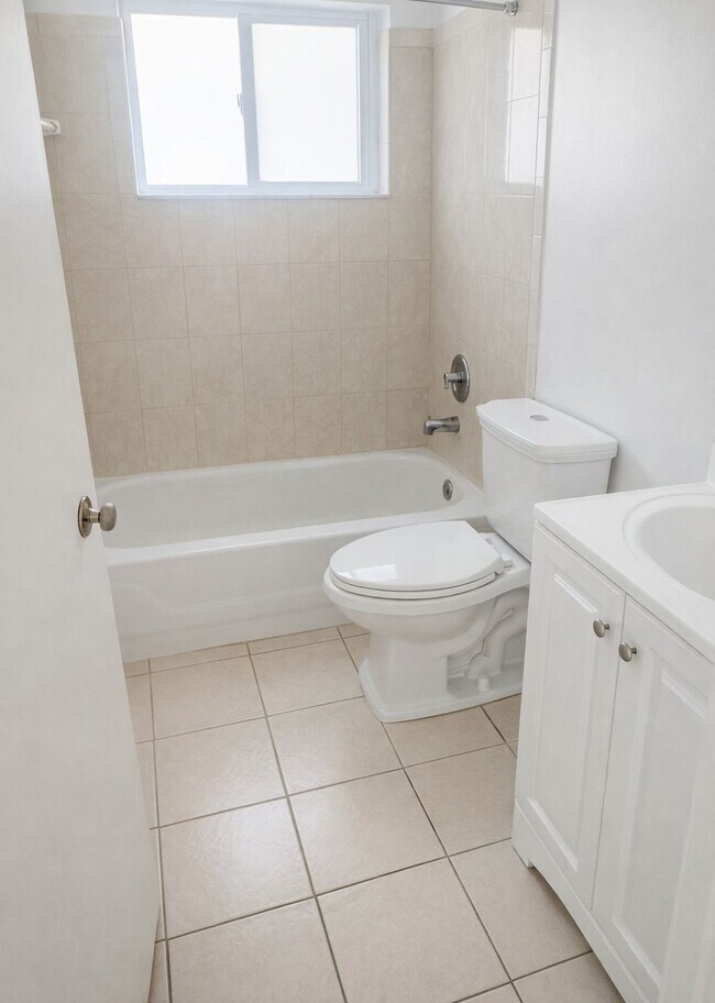 Building Photo - 17050 NW 55 Ave