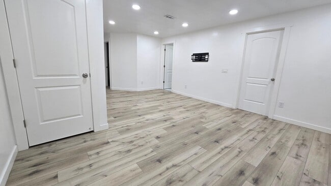 Building Photo - 12977 S Oberon Ln