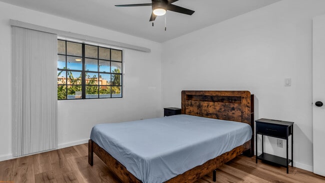 Building Photo - 5300 E Waverly Dr