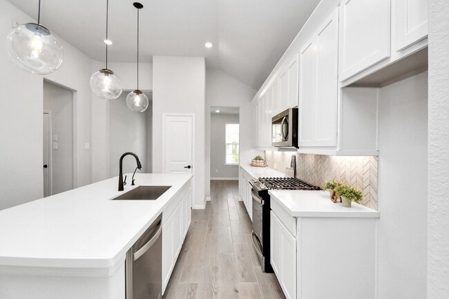 Building Photo - 19807 Palomino Pr Trl