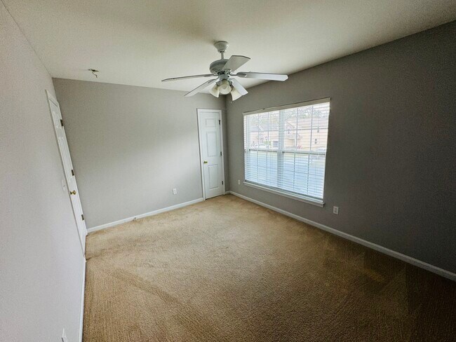 Building Photo - 39 Hamilton Grove Dr