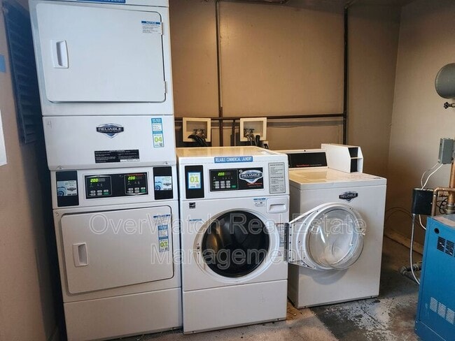 Building Photo - 1509 W 45th Ave