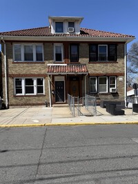 Building Photo - 621 Columbia Ave