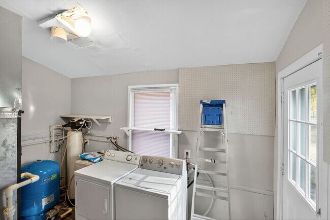 Building Photo - 4984 Leonardtown Rd