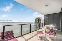 Building Photo - 480 NE 31st St