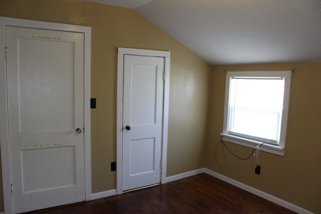 Building Photo - PRE LEASING CENTRALLY LOCATED 2 BED 1 BATH