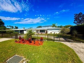 Building Photo - 2685 SE 5th St