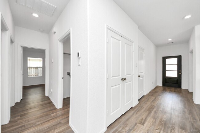 Building Photo - 26631 Castiel Dr