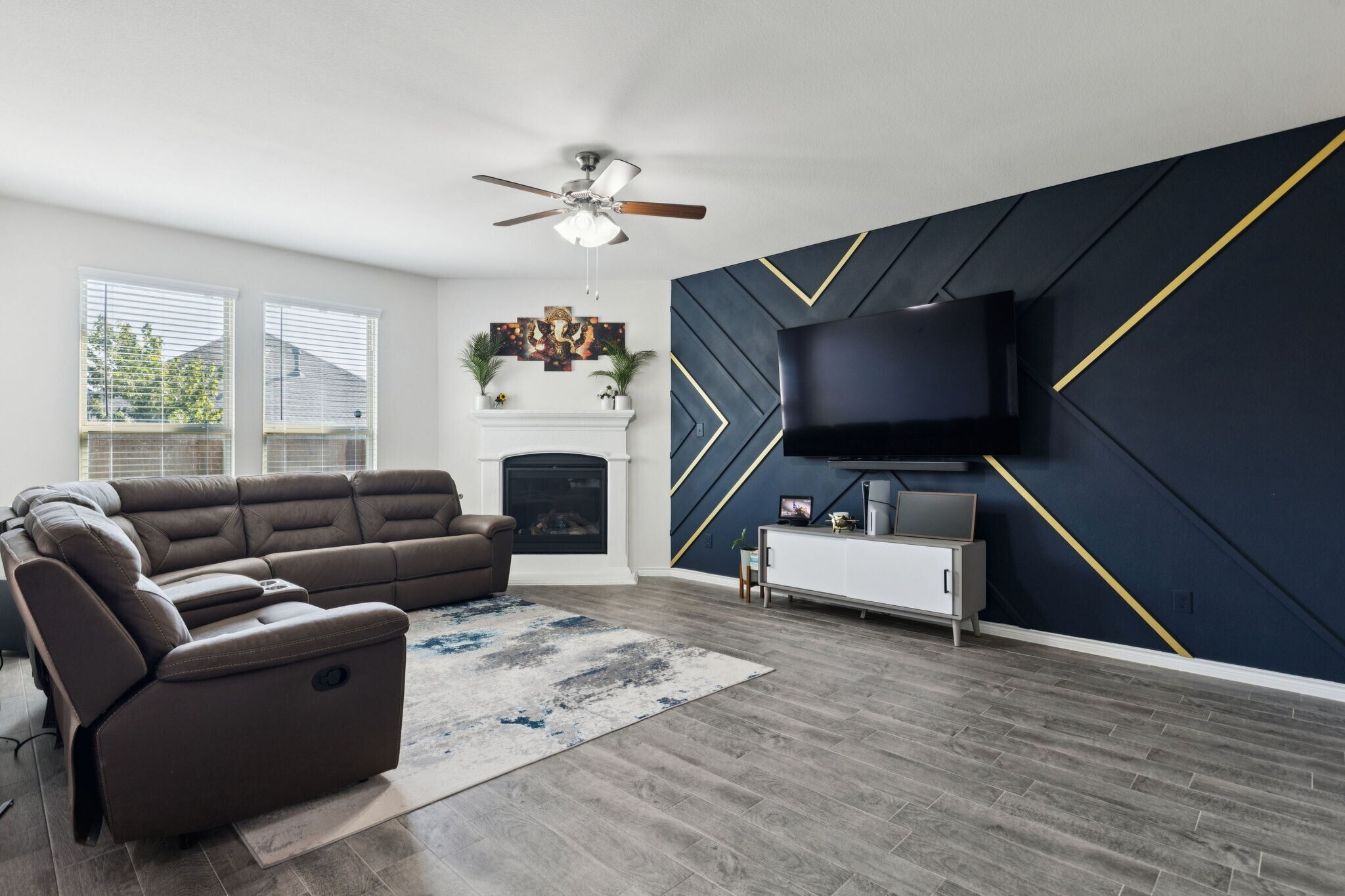 Building Photo - 11112 Canyon Oak St