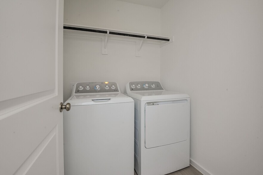 Building Photo - 10136 Dalgreen Cir