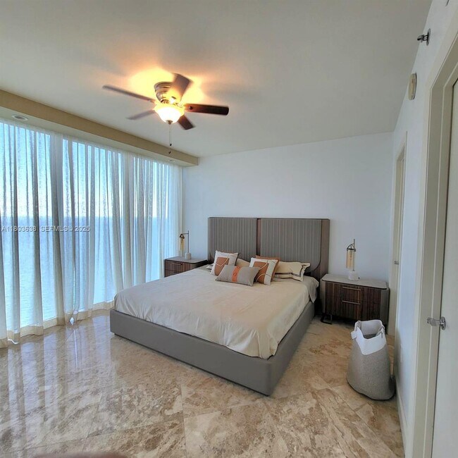 Building Photo - 1830 S Ocean Dr