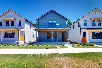 Building Photo - Brand New! Modern Home in Trestlewood – Wh...