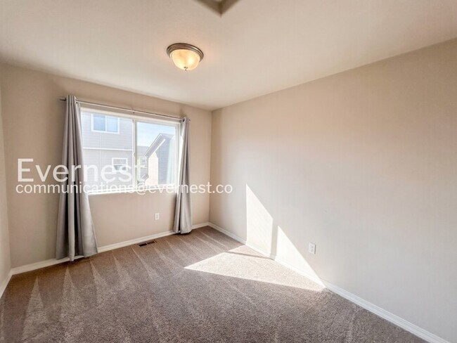 Building Photo - 3-Bed, 2.5-Bath Home/Voucher Accepted / Available Now!