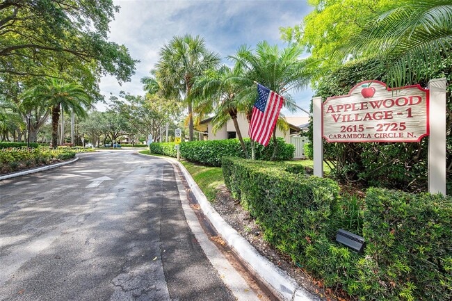 Building Photo - 2676 Carambola Cir N
