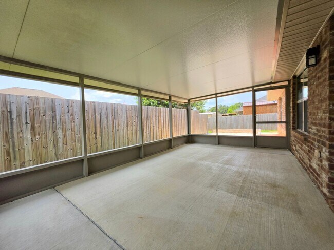 Building Photo - 14645 Birkdale Dr