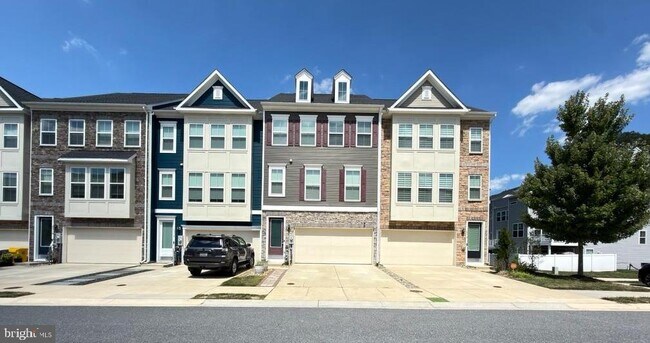 Building Photo - 2512 Buckthorn Dr
