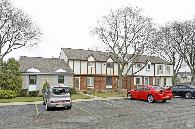 Building Photo - Creek Run Estates